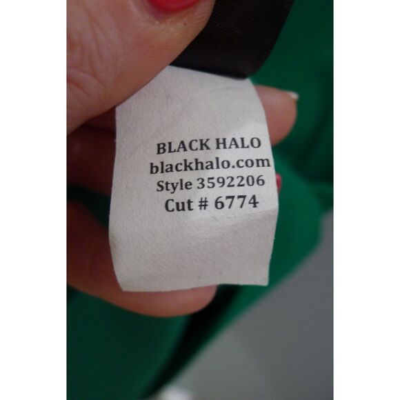 Black Halo Simona Ruffled Crepe Mini - Emerald Green 0 - Picture 7 of 7